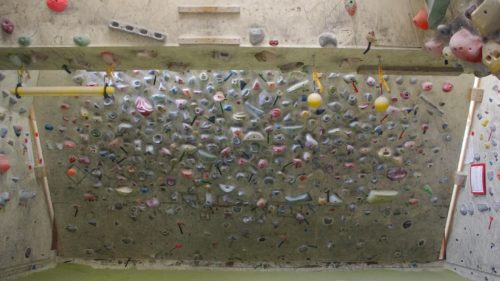 熊本県のクライミング施設「ボルダー天国」